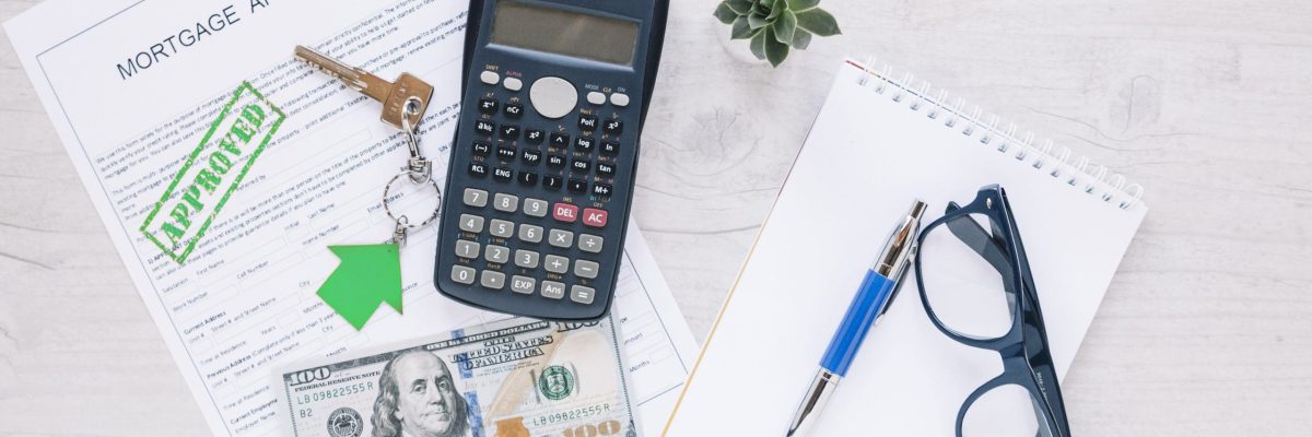 composed-objects-desk-realtor (1)